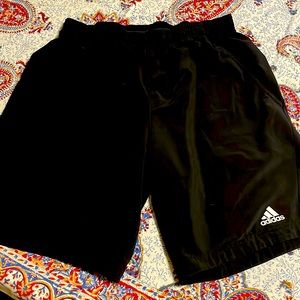 Adidas 🎾 shorts size M, with pockets, excellent condition, not worn